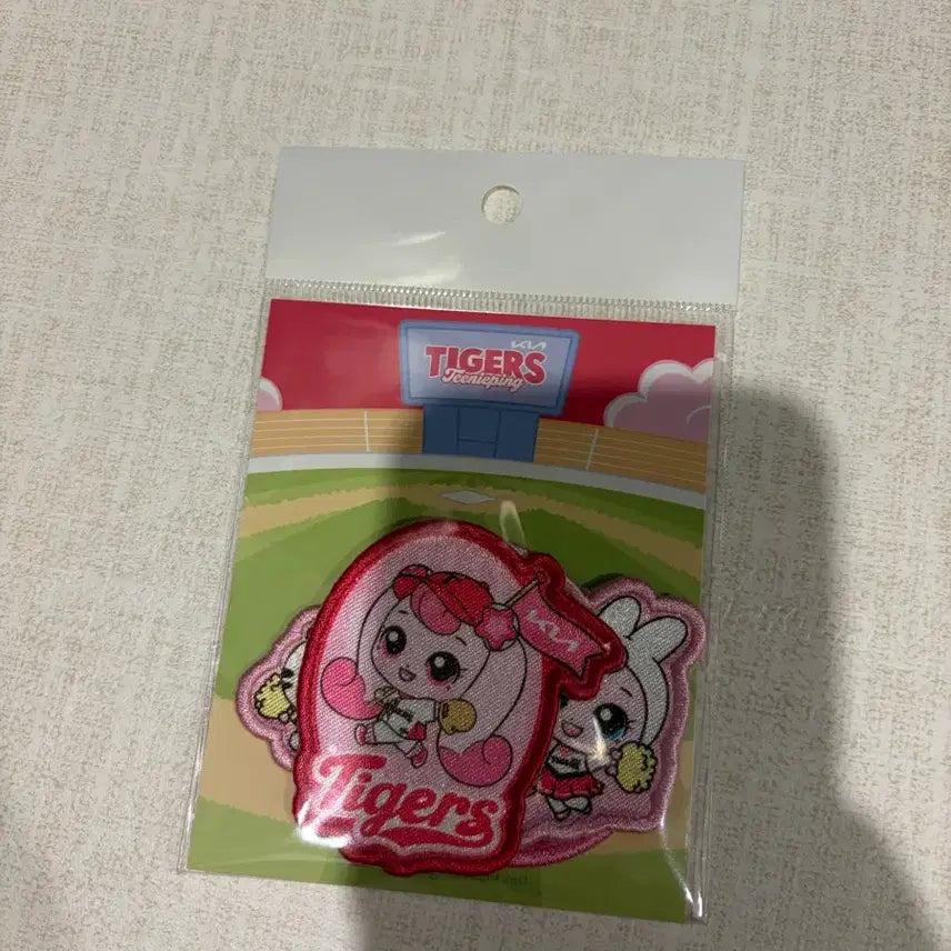 [BUNJANG] Kia Tigers x Tinyping Collaboration Wappen Set / 기아 타이거즈 x 티니핑 와펜