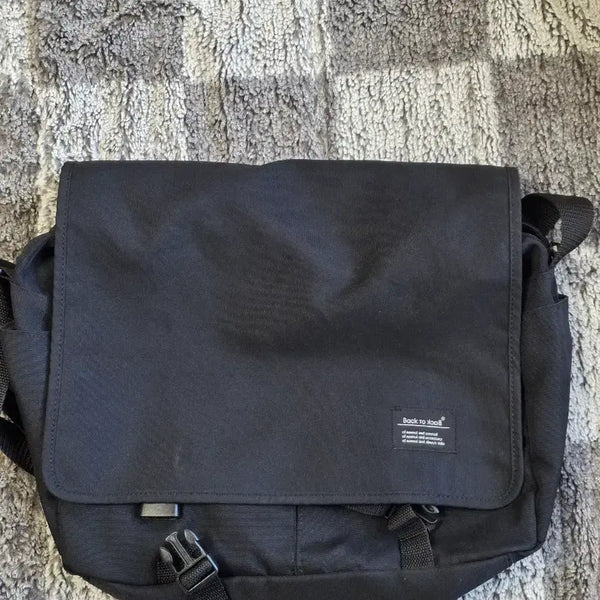 [BUNJANG] Black Messenger Bag / 메신저백 블랙