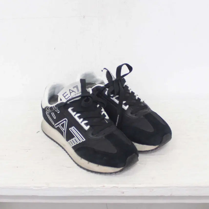 [BUNJANG] Emporio Armani Women's Sneakers Comfortable Shoes / [정품] 엠포리오 아르마니 여성 스니커즈 운동화 편안한 신발 정인샵