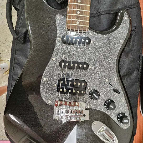 [BUNJANG] Squier Affinity Stratocaster HSS Guitar with Fender Champion 20 Amplifier / 급처))스콰이어 어피니티 스트랫 HSS + 펜더 챔피언 20