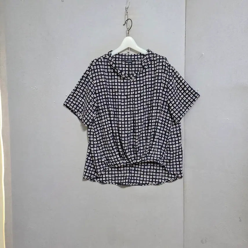 [BUNJANG] Balenciaga Asymmetrical Hem Blouse Size 55 / 발렌시아  앞뒤길이다른 블라우스 55  n5904