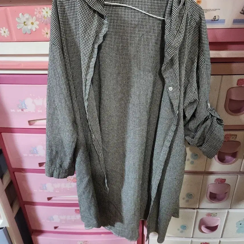 [BUNJANG] Checked Long Sleeve Shirt with Roll-up Sleeves and Pockets / 체크 무늬 롱 셔츠 66반넉넉 소매롤업되고양쪽주머니잇고편해요