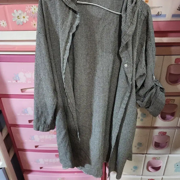 [BUNJANG] Checked Long Sleeve Shirt with Roll-up Sleeves and Pockets / 체크 무늬 롱 셔츠 66반넉넉 소매롤업되고양쪽주머니잇고편해요