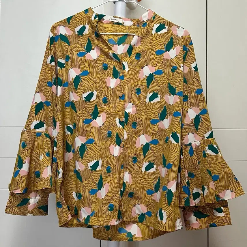 [BUNJANG] Yellow Pattern Frill Blouse / @7/7까지할인@노란색 패턴 프릴 블라우스
