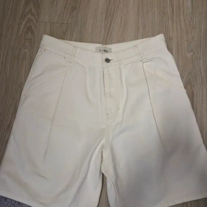 [BUNJANG] Time Homme White Shorts Size 32-34 / 타임옴므 정품 화이트 반바지 32-34사이즈