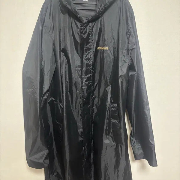 [BUNJANG] Vetements First Edition Raincoat Black / 베트멍 초판 레인코트 블랙