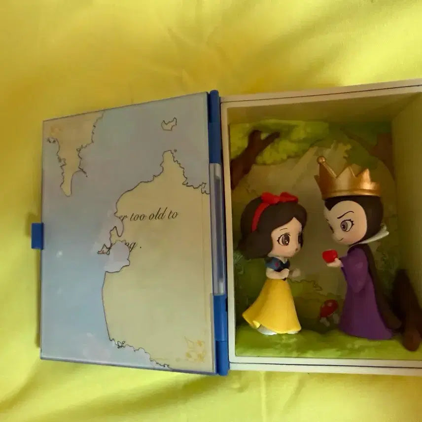[BUNJANG] Pop Mart Disney Snow White Diorama Figure / 팝마트 디즈니 백설공주 피규어
