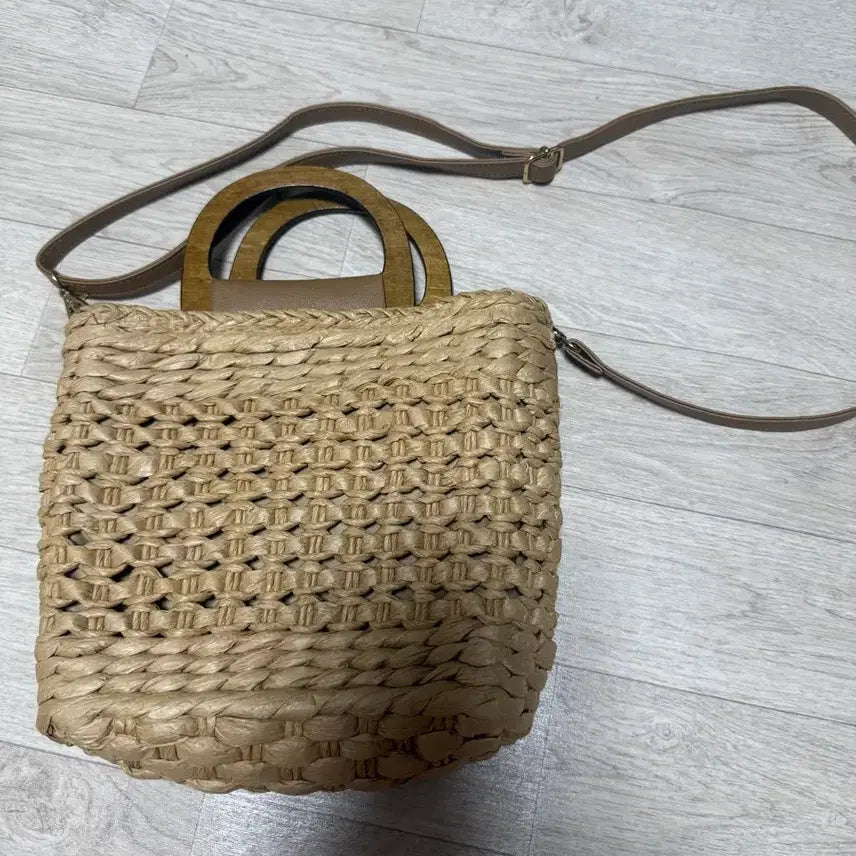 [BUNJANG] Rattan Shoulder Bag with Wood Handle / 라탄백 숄더백 우드 손잡이