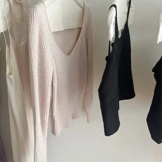 [BUNJANG] IN THE BAROQUE Diamond Hacci Knit Baby Pink / 인더바드 다이아 하찌 니트 베이비핑크