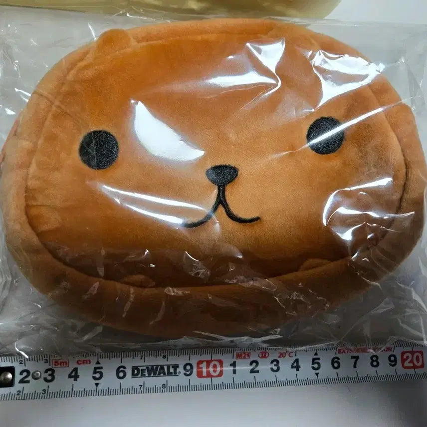 [BUNJANG] Capybara Face Pouch Velvet / 카피바라상 얼굴 파우치