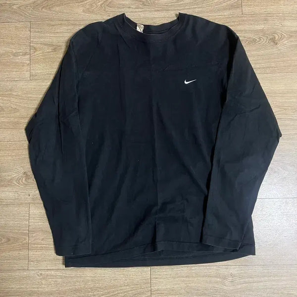 [BUNJANG] Nike Swoosh Long Sleeve T-Shirt Black / 나이키 스우시 긴팔티 급처