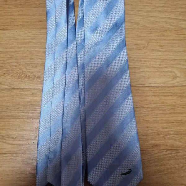 [BUNJANG] Crocodile 100% Silk Sky Blue Stripe Necktie / [크로커다일 씰크100%]하늘색 스트라이프 넥타이(컨디션상)