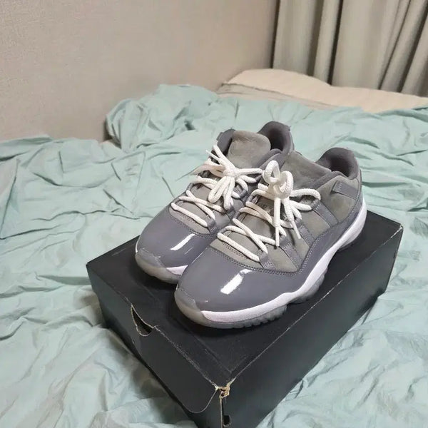 [BUNJANG] Air Jordan 11 Retro Cool Grey Sneakers / 1회실착 조던 11 레트로 쿨 그레이