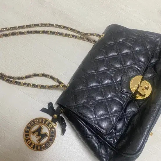 [BUNJANG] MCM Quilting Chain Shoulder Bag Black / 메트로시티 퀼팅 체인 숄더백 블랙