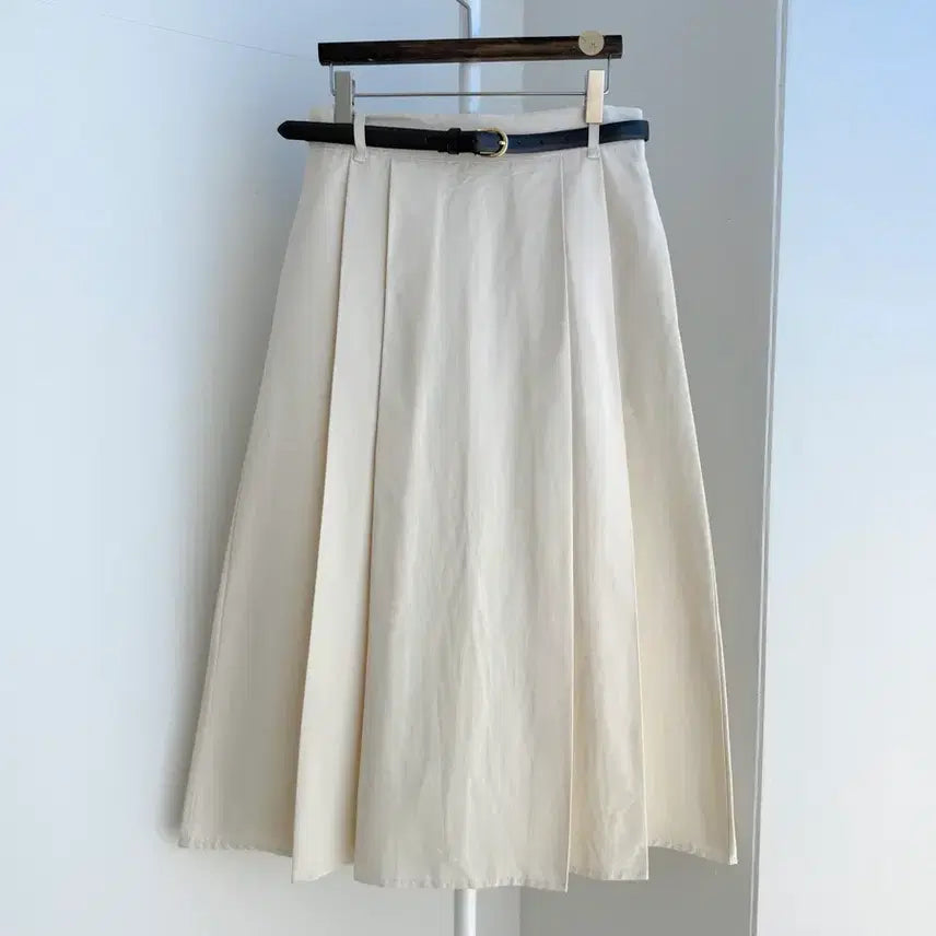 [BUNJANG] Cream Ivory Pleated Long Skirt (B-Grade) / 교신안함)크림아이보리 플리츠 롱 스커트-b급 모음