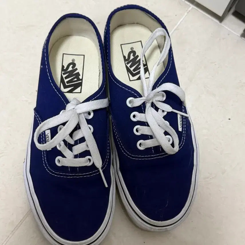 [BUNJANG] Vans Authentic Sneakers Navy US 4.5 / 반스 어센틱 스니커즈 네이비 230