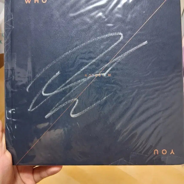 [BUNJANG] NU'EST W Jonghyun Signed 'WHO, YOU' Album / 뉴이스트 W 종현 싸인 앨범