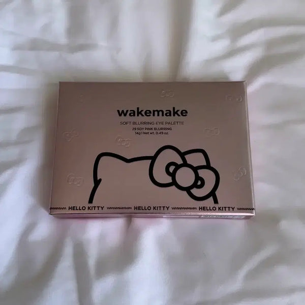 [BUNJANG] WakeMake Hello Kitty Soft Blurring Eye Palette #29 Soy Pink Blur / 웨이크메이크 헬로키티 소프트 블러링 아이 팔레트 29 소이핑크블러