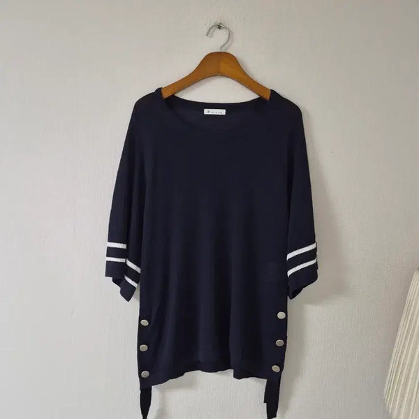 [BUNJANG] It MICHAA Navy Button Detail Knit / [잇미샤]네이비 단추 포인트 니트