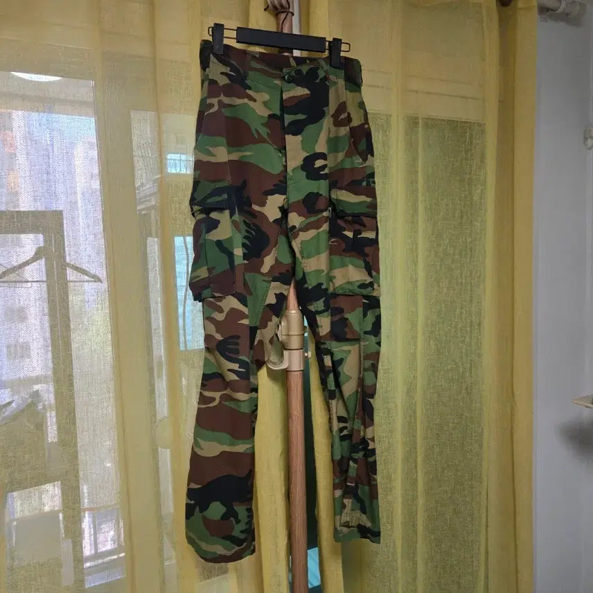 [BUNJANG] Military Camouflage Cargo Pants (Size 28) / 밀리터리 카모플라쥬 카고 팬츠28