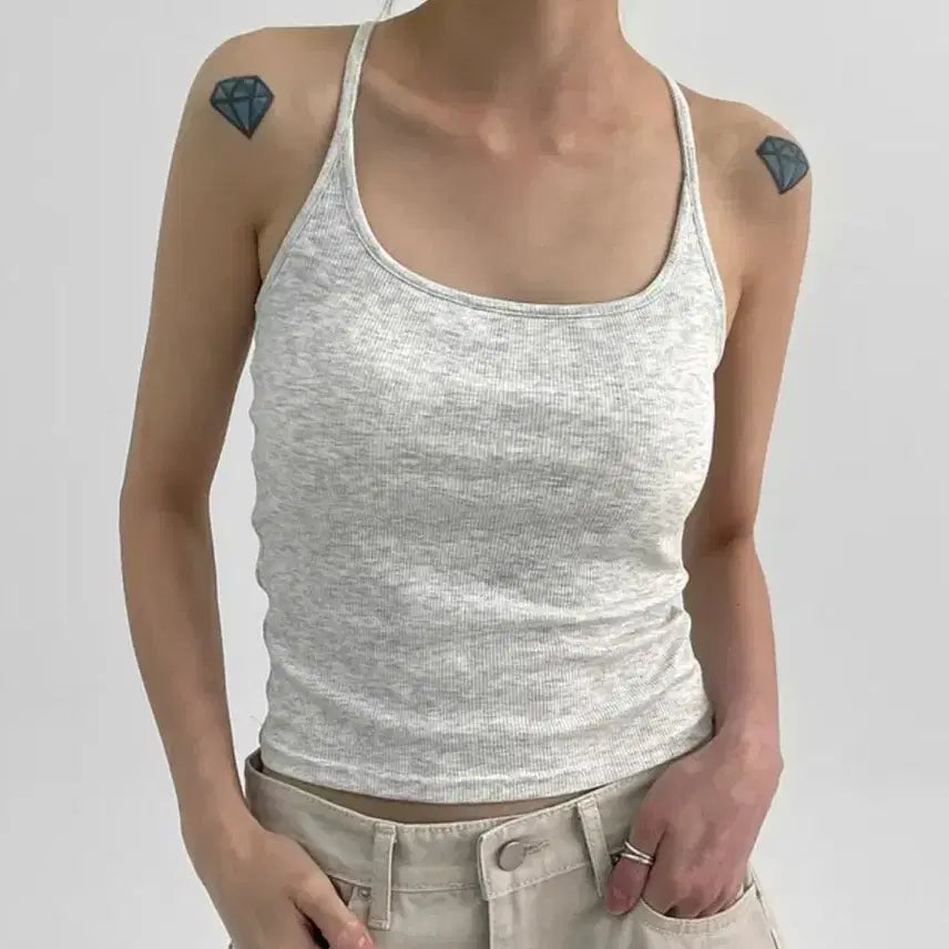 [BUNJANG] Belltum Semi-Crop Sleeveless Top (Built-in Cups) / (새상품) 에이블리 지그재그 블랙업 벨텀 세미크롭 나시 (캡내장)