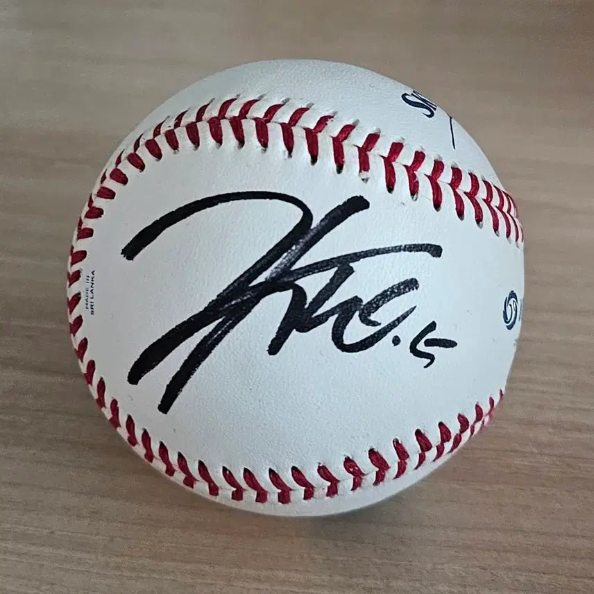 [BUNJANG] Kia Tigers Kim Do-young Signed Baseball (24 KBO Official Ball) / 기아타이거즈 김도영 싸인볼(24코시공인구)