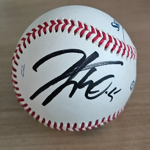 [BUNJANG] Kim Do-young Autographed Baseball (2024 Korean Series Certified) / 기아타이거즈 김도영 싸인볼(24코시공인구)