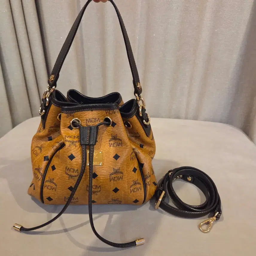 [BUNJANG] MCM Visetos Heritage Drawstring Bucket Bag / mcm 비세토스 헤리티지 드로스트링 버킷백 복조리백