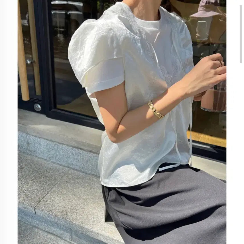 [BUNJANG] Puff Sleeve Lace Blouse / 퍼프 레이스 블라우스