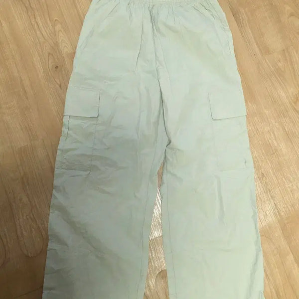 [BUNJANG] Wide-Fit Lightweight Anorak Pants / 얇은 아노락바지 새거 77