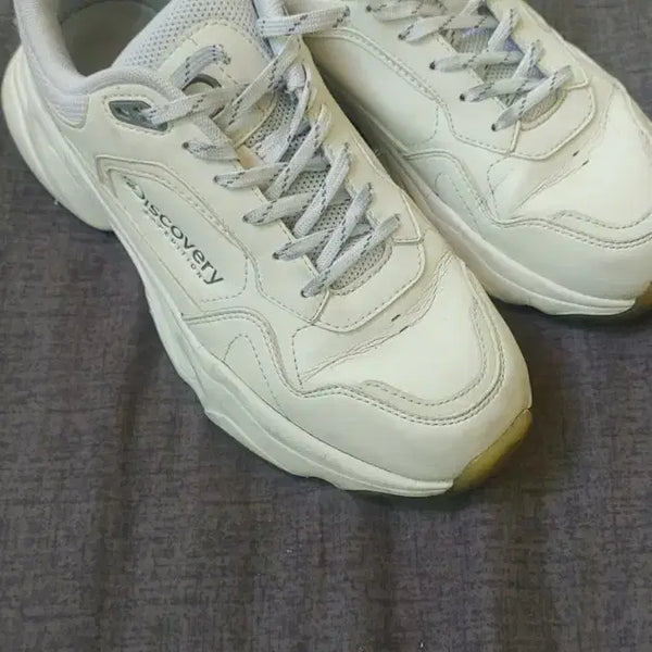 [BUNJANG] Discovery Expedition Sneakers (240) / 디스커버리운동화 240