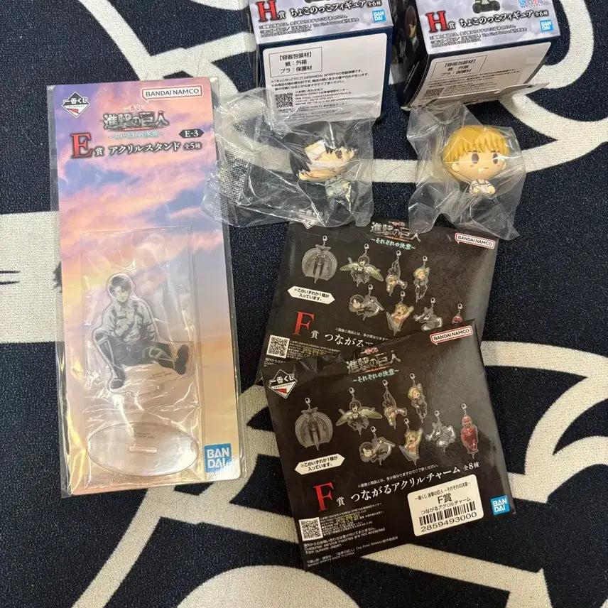 [BUNJANG] Attack on Titan Kuji Lottery E, F, H Items / 진격의 거인 쿠지 E F H
