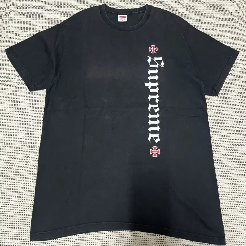 [BUNJANG] Supreme x Independent Collaboration T-Shirt / 17s 슈프림 x 인디펜던트 티셔츠