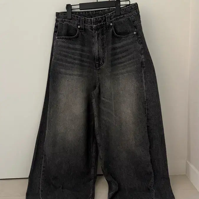 [BUNJANG] Noun Wide Curved Denim Pants Black Size 1 / [ 노운 와이드 커브드 데님팬츠 블랙 1 ]