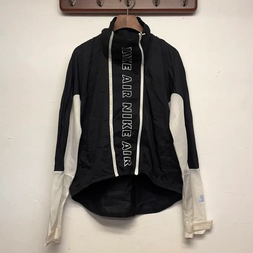 [BUNJANG] Nike Women's Air Lightweight Windbreaker Jacket / 나이키 (우먼) 에어 경량 바람막이 자켓