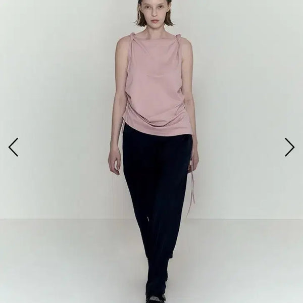 [BUNJANG] NOMER Twist Sleeveless Top / (정가7.5만원) 노머 트위스트 슬리브리스 티