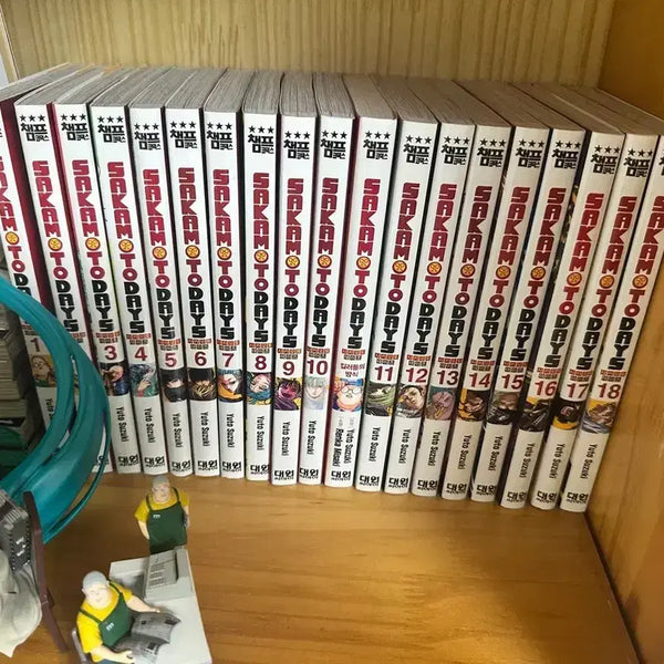 [BUNJANG] Sakamoto Days Manga Volumes 1-18 + Novel + Nagumo Poster / 사카모토 데이즈 만화책 1-18권+소설+나구모 포스터