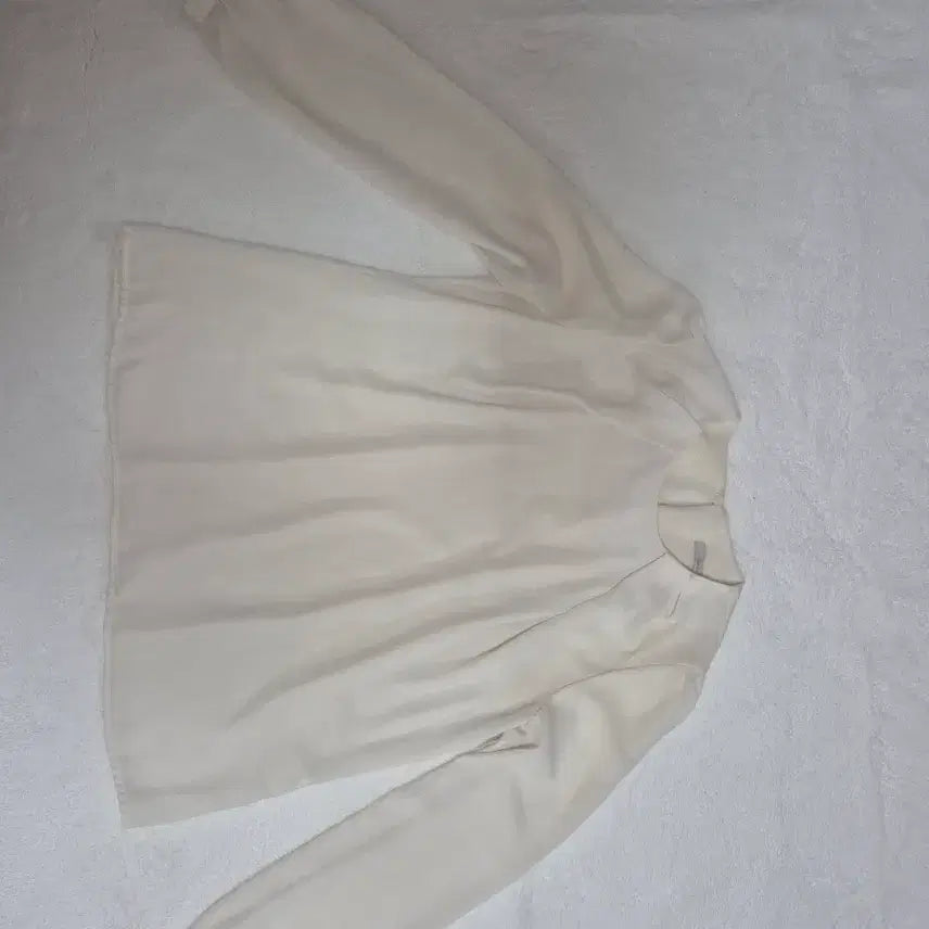 [BUNJANG] The Izzat Ivory Blouse / 더 아이잗 아이보리 브라우스