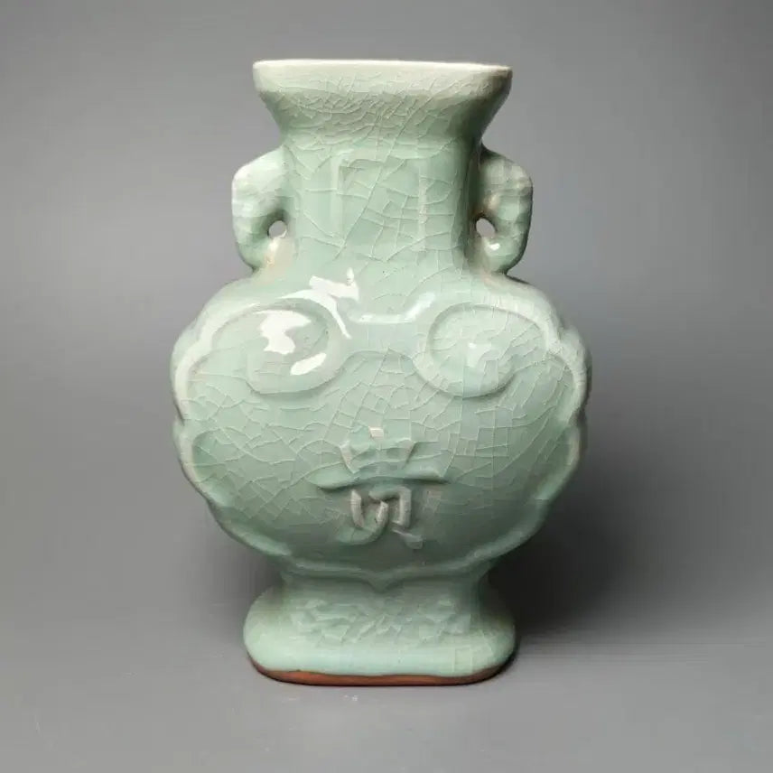 [BUNJANG] Late Qing Dynasty Celadon Porcelain Twin-Handled Vase with 'Fu' (福) Character, Chinese Antique / [진품] 청나라 후기 출토품 용천요 청자 복자문 쌍이호 중국도자기 골동품