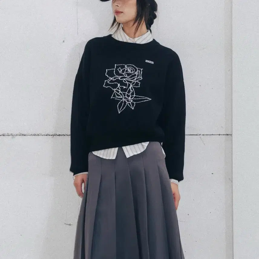 [BUNJANG] Anhearts Rose Sketch Jacquard Round Knit - Black / 앤하츠 로즈스케치 자가드 라운드 니트 새제품