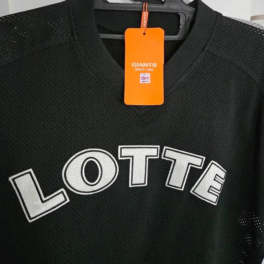 [BUNJANG] Lotte Giants Old Nepos Black Jersey (Size 90) / (90-새제품)롯데 자이언츠 올드 유니폼 네포스 블랙