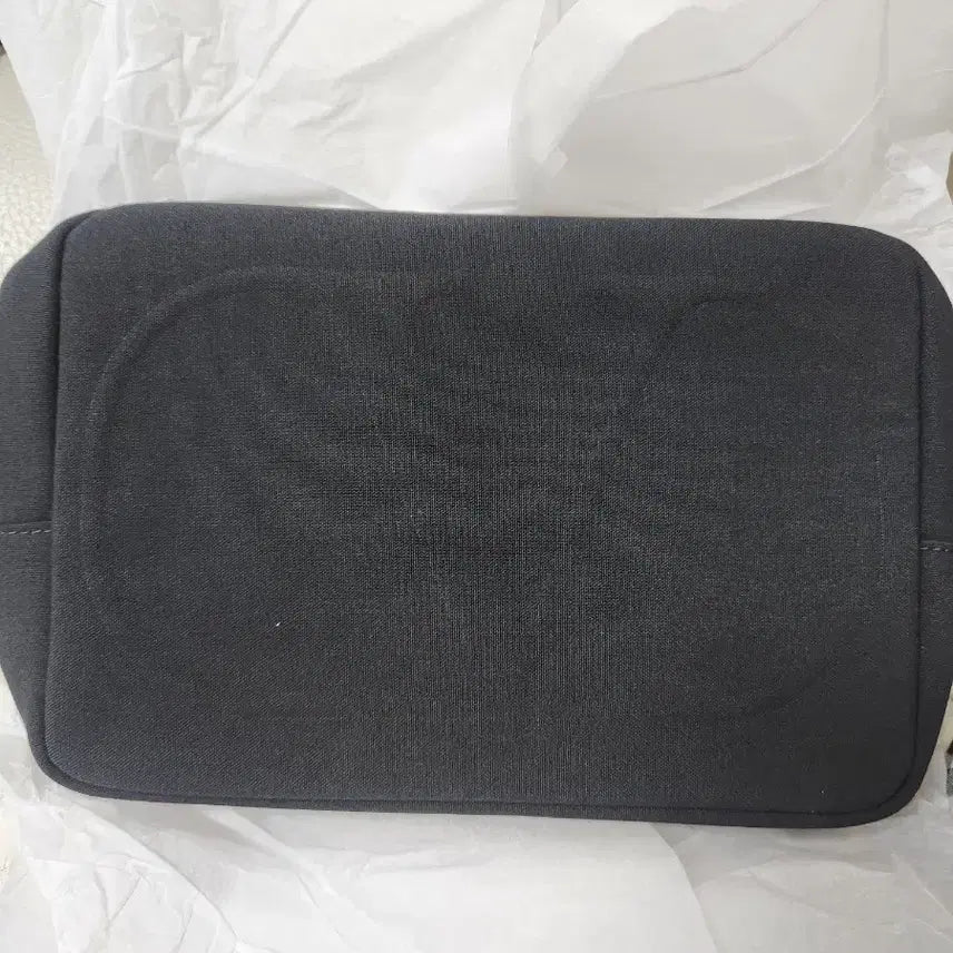 [BUNJANG] Valentino New Pouch Black / 발렌티노 신상 파우치 블랙