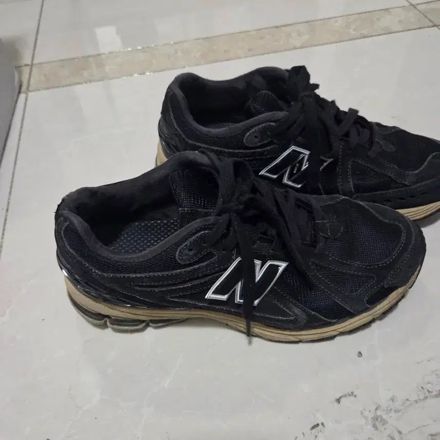 [BUNJANG] New Balance 1906R Black Sneakers / 뉴발란스 1906R 블랙