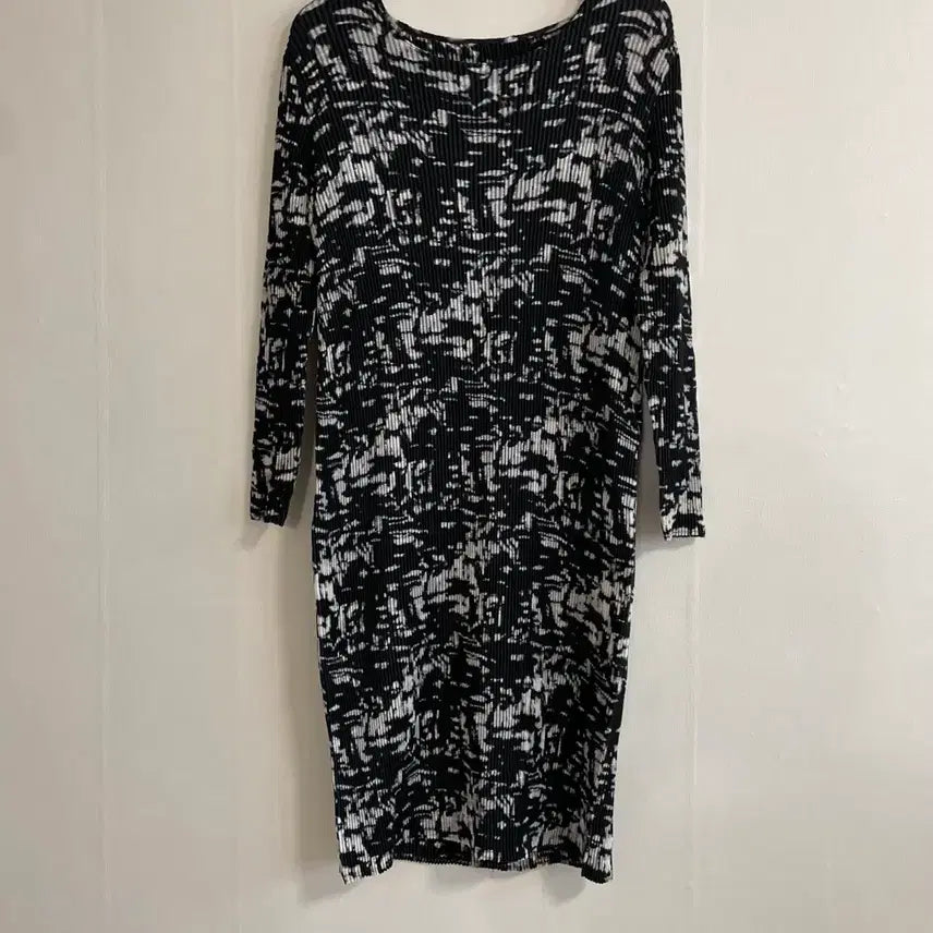 [BUNJANG] Speechio Pleated Dress / 스피치오 플리츠 원피스
