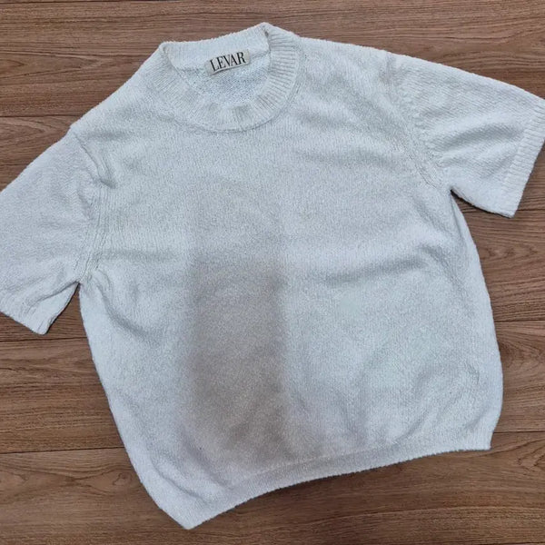 [BUNJANG] Levar Boucle Short-Sleeve Knit T-Shirt White / 르바 Levar 부클 반팔 니트티 (화이트)