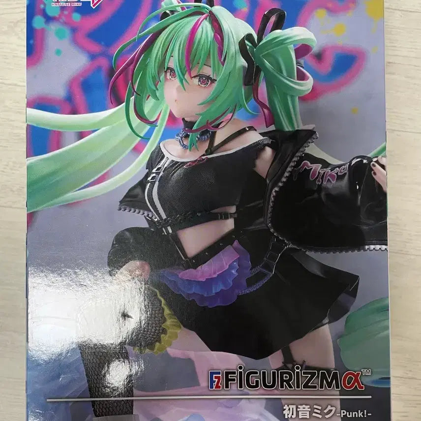 [BUNJANG] Hatsune Miku Punk Miku Figure (Sealed) / 미개봉) 하츠네 미쿠 펑크 미쿠 피규어