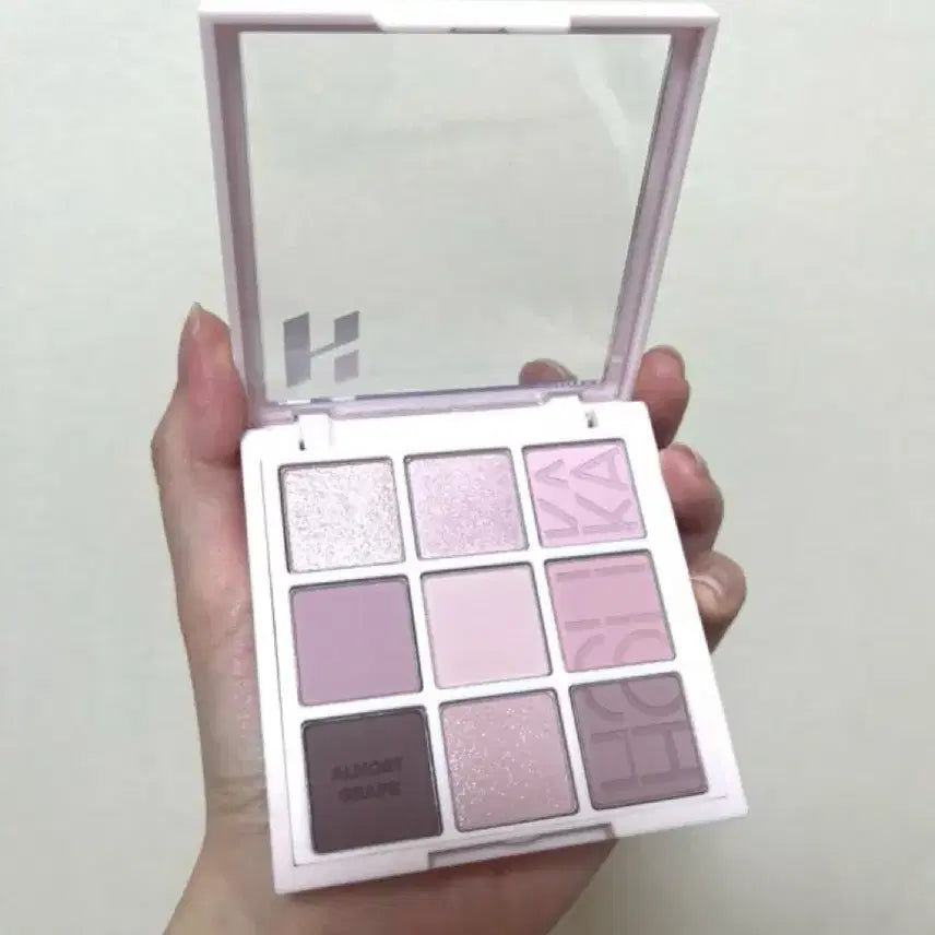 [BUNJANG] Holika Holika Almost Grape Eyeshadow Palette (Summer Cool Tone) / 홀리카홀리카 얼모스트 그레이프 여쿨템