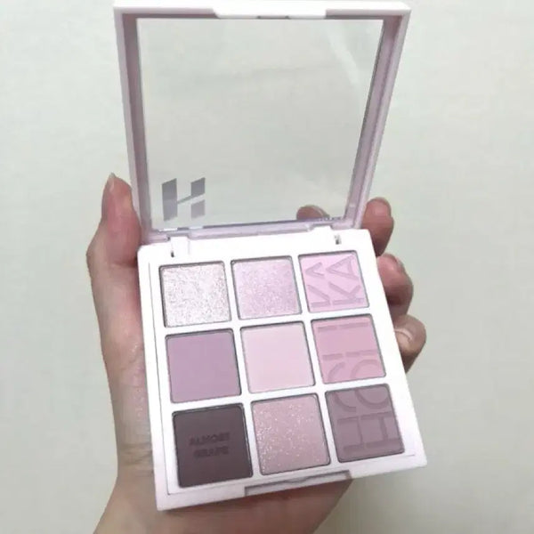 [BUNJANG] Holika Holika Almost Grape Eyeshadow Palette (Summer Cool Tone) / 홀리카홀리카 얼모스트 그레이프 여쿨템