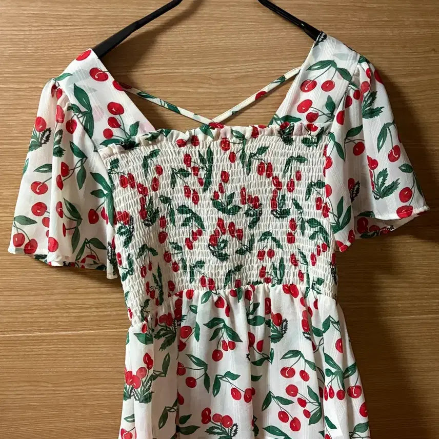 [BUNJANG] Plastic Island Cherry Pattern Blouse / 플라스틱 아일랜드 블라우스