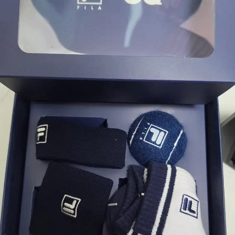 [BUNJANG] Fila x GQ Collaboration Tennis Wristband, Socks, and Ball Hair Tie Set / 휠라 x GQ 콜라보 손목 보호대 양말 테니스 공 세트